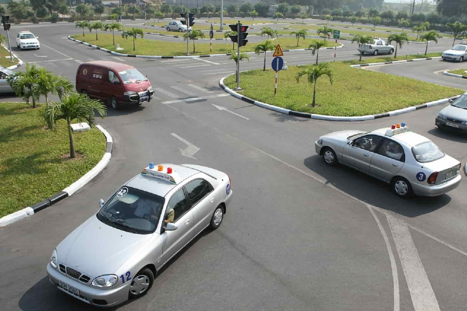 Khóa học Lái xe Hạng B2 (số sàn)